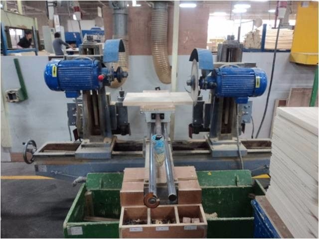 現(xiàn)代木制家具生產(chǎn)工廠現(xiàn)場機(jī)械設(shè)備圖片,看看你認(rèn)識哪幾種?