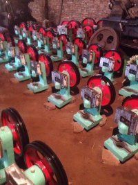 手動搗機 電動搗機產(chǎn)品圖片,手動搗機 電動搗機產(chǎn)品相冊 - 河北省東光縣新鑫沖壓機械設(shè)備廠 - 九正